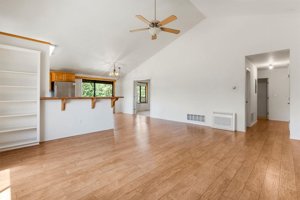 Image 6 of property listing at 1190 Pine Street A, Hamilton, MT 59840