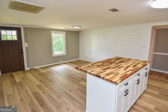 225 Oak Ridge Drive, Thomaston, GA 30286