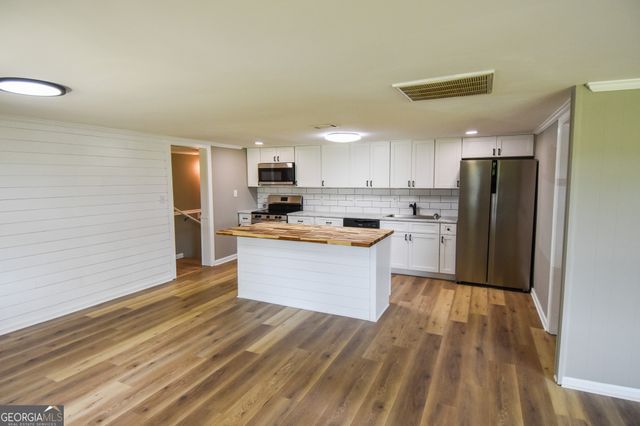225 Oak Ridge Drive, Thomaston, GA 30286