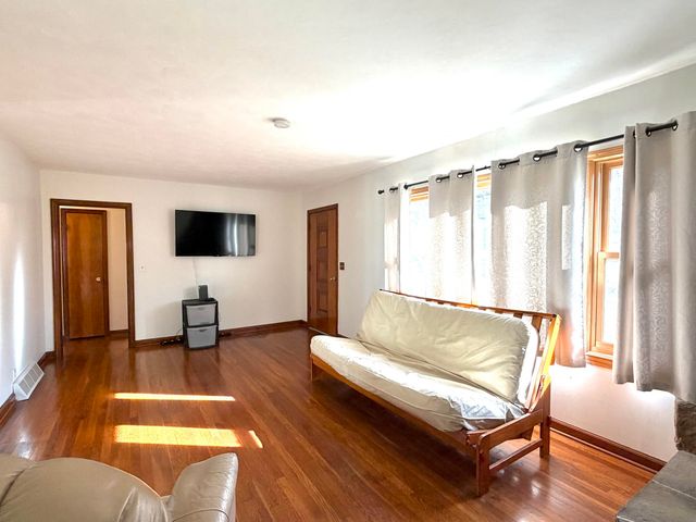 129 Roaring Run RD, Eagle Rock, VA 24085