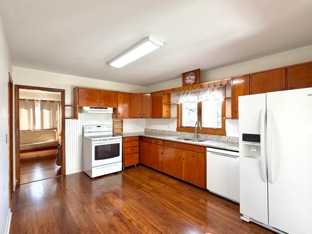 129 Roaring Run RD, Eagle Rock, VA 24085