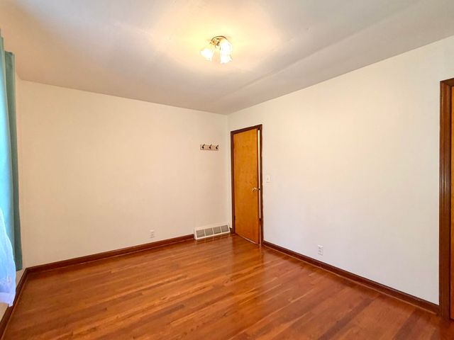 129 Roaring Run RD, Eagle Rock, VA 24085