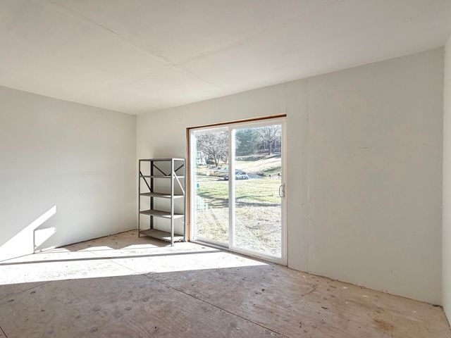 129 Roaring Run RD, Eagle Rock, VA 24085