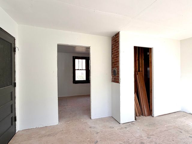 129 Roaring Run RD, Eagle Rock, VA 24085