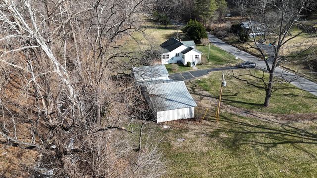 129 Roaring Run RD, Eagle Rock, VA 24085