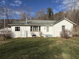 129 Roaring Run RD, Eagle Rock, VA 24085