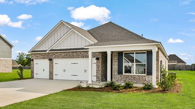 105 Creekridge Street, Headland, AL 36345