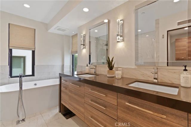 802 Bard Street, Hermosa Beach, CA 90254