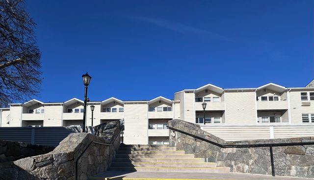 163 South Street 85, Danbury, CT 06810