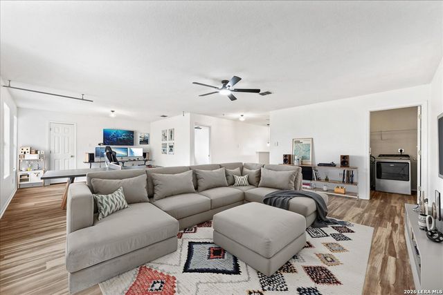 6718 Loma Vino, San Antonio, TX 78233
