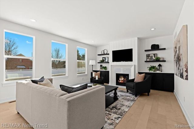 8511 Joseph Street, Commerce Twp, MI 48382