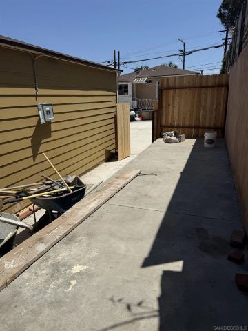 1207 E 8th, National City, CA 91950