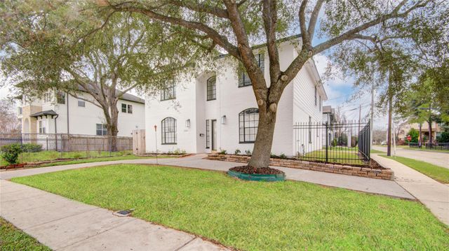 4400 Edith Street, Bellaire, TX 77401
