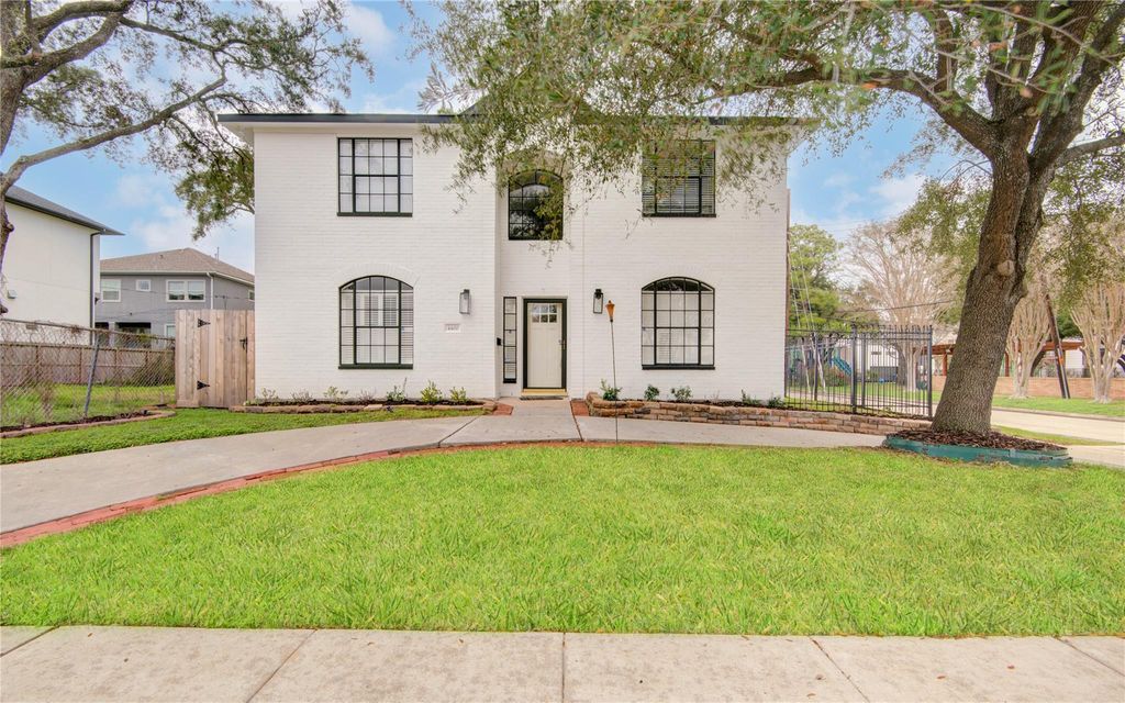 4400 Edith Street, Bellaire, TX 77401