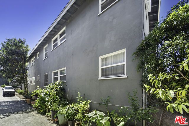 6127 Romaine Street, Los Angeles, CA 90038