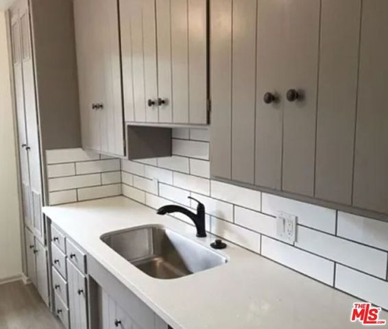 6127 Romaine Street, Los Angeles, CA 90038