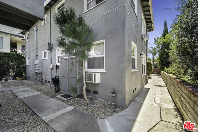 6127 Romaine Street, Los Angeles, CA 90038