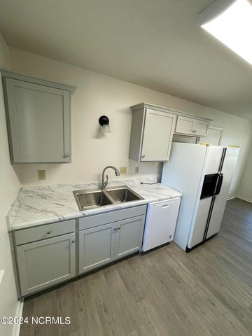 217 E Lakeridge Landing, Jacksonville, NC 28546