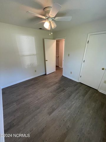 217 E Lakeridge Landing, Jacksonville, NC 28546