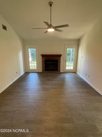 217 E Lakeridge Landing, Jacksonville, NC 28546