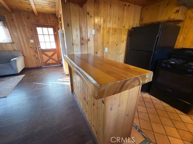 631 Oak Knoll Drive, Green Valley Lake, CA 92341