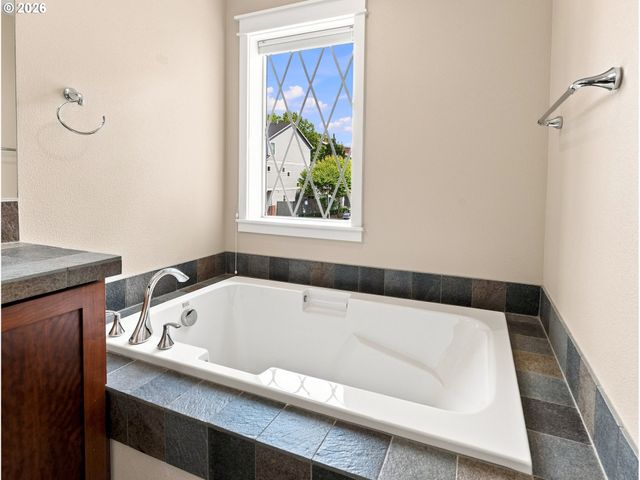29101 Sw VILLEBOIS Dr, Wilsonville, OR 97070