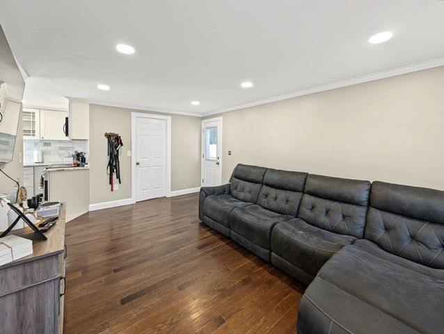 34 Conservation Dr, Douglas, MA 01516