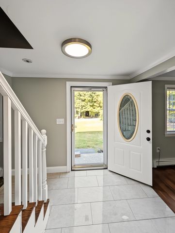 34 Conservation Dr, Douglas, MA 01516