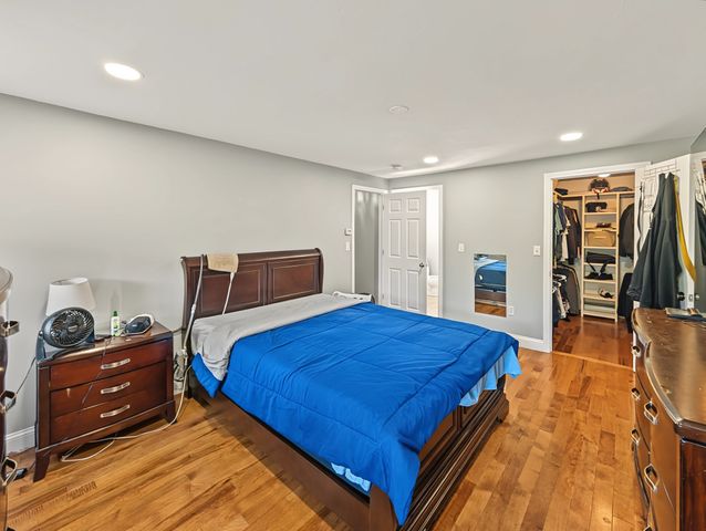 34 Conservation Dr, Douglas, MA 01516