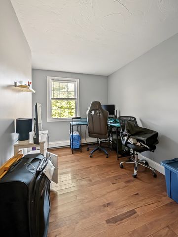 34 Conservation Dr, Douglas, MA 01516