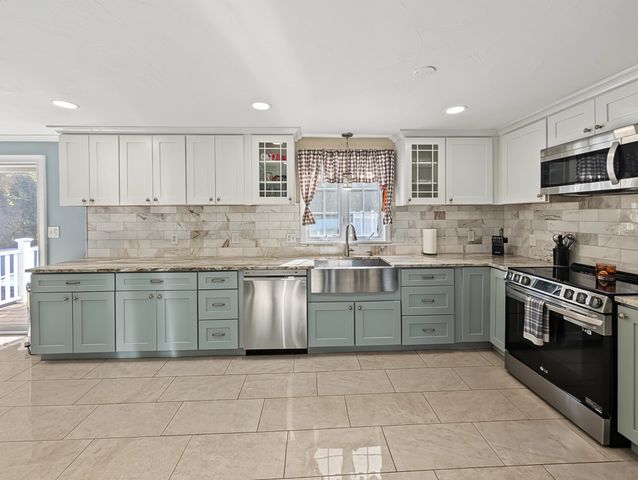 34 Conservation Dr, Douglas, MA 01516
