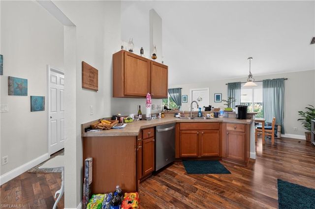2206 24th TER, Cape Coral, FL 33909