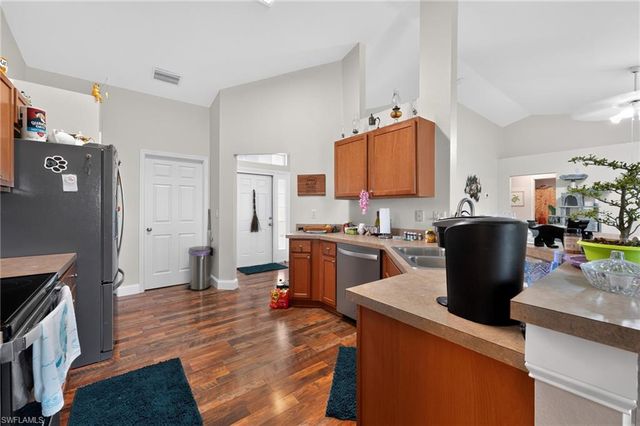 2206 24th TER, Cape Coral, FL 33909