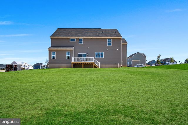 304 ASBURY LN, Carlisle, PA 17015