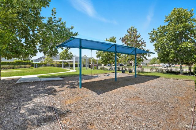1583 Nichole Woods Drive, Houston, TX 77047
