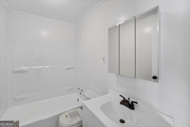 370 S 6th Street, Jesup, GA 31545