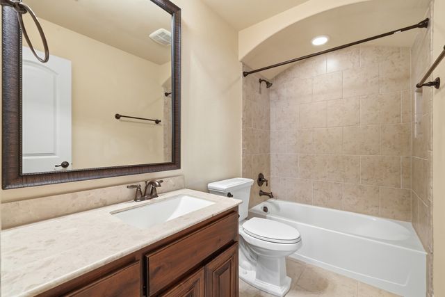 4366 Vineyard Creek Drive, Grapevine, TX 76051