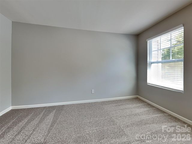 9425 Hartington Place, Charlotte, NC 28269