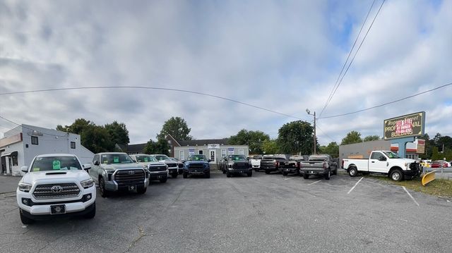 639 Rogers St, Lowell, MA 01852