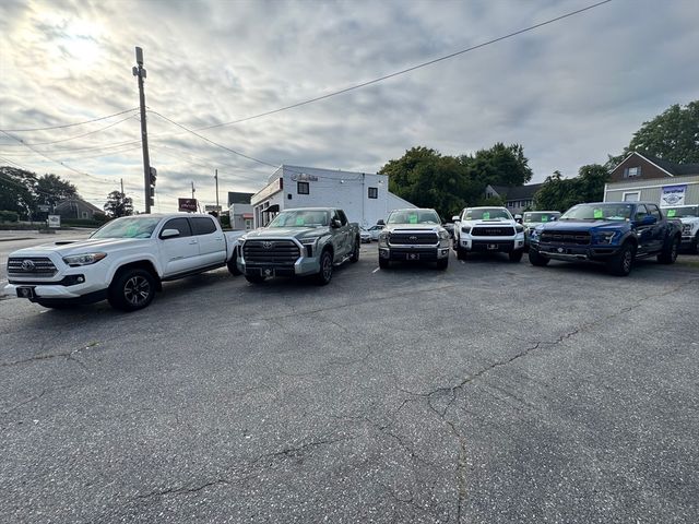 639 Rogers St, Lowell, MA 01852