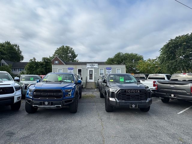 639 Rogers St, Lowell, MA 01852