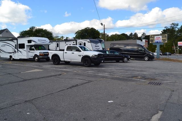 639 Rogers St, Lowell, MA 01852