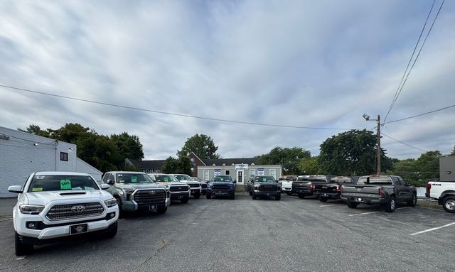 639 Rogers St, Lowell, MA 01852