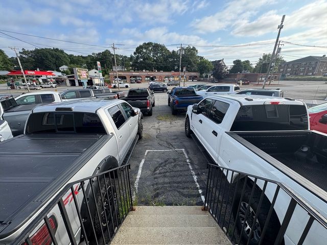 639 Rogers St, Lowell, MA 01852