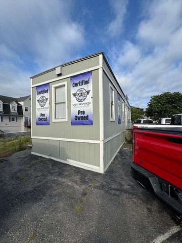 639 Rogers St, Lowell, MA 01852