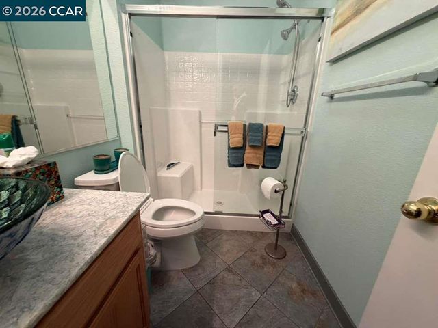 4 Deer Hill Ct, Pittsburg, CA 94565