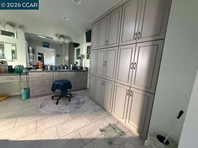 4 Deer Hill Ct, Pittsburg, CA 94565