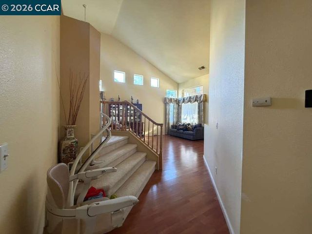 4 Deer Hill Ct, Pittsburg, CA 94565