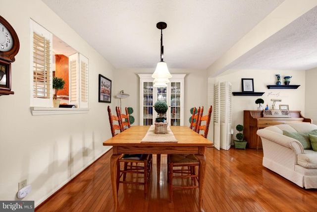 77 DORCHESTER CIR, Marlton, NJ 08053