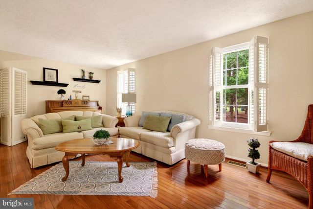 77 DORCHESTER CIR, Marlton, NJ 08053